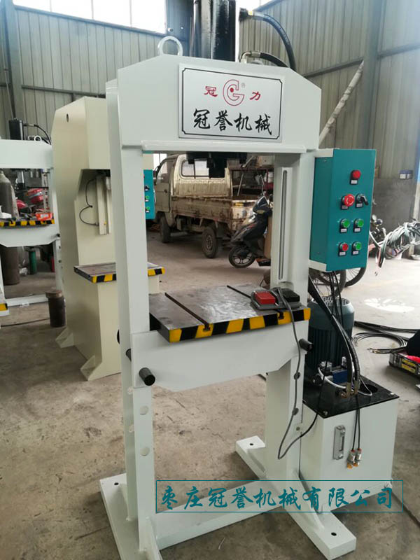 YM-20噸龍門液壓機實拍二